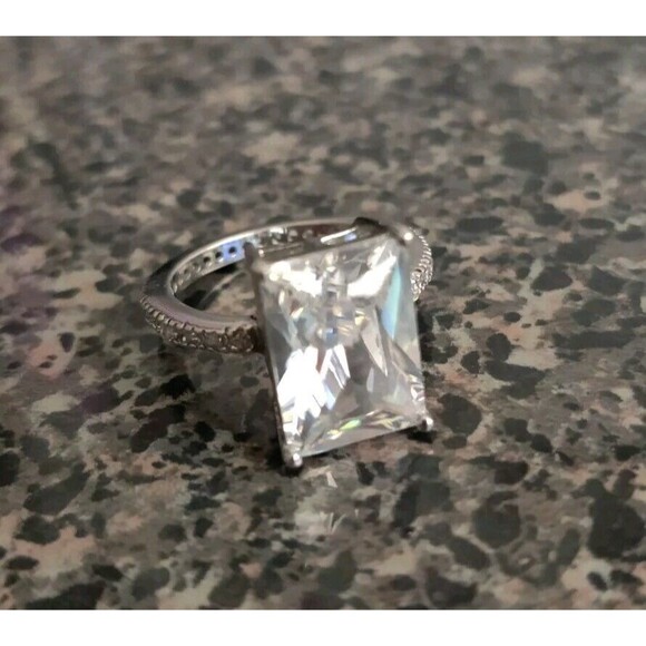 VINTAGE DESIGNER GM 925 STERLING SILVER Emerald Cut STONE BAND RING 8